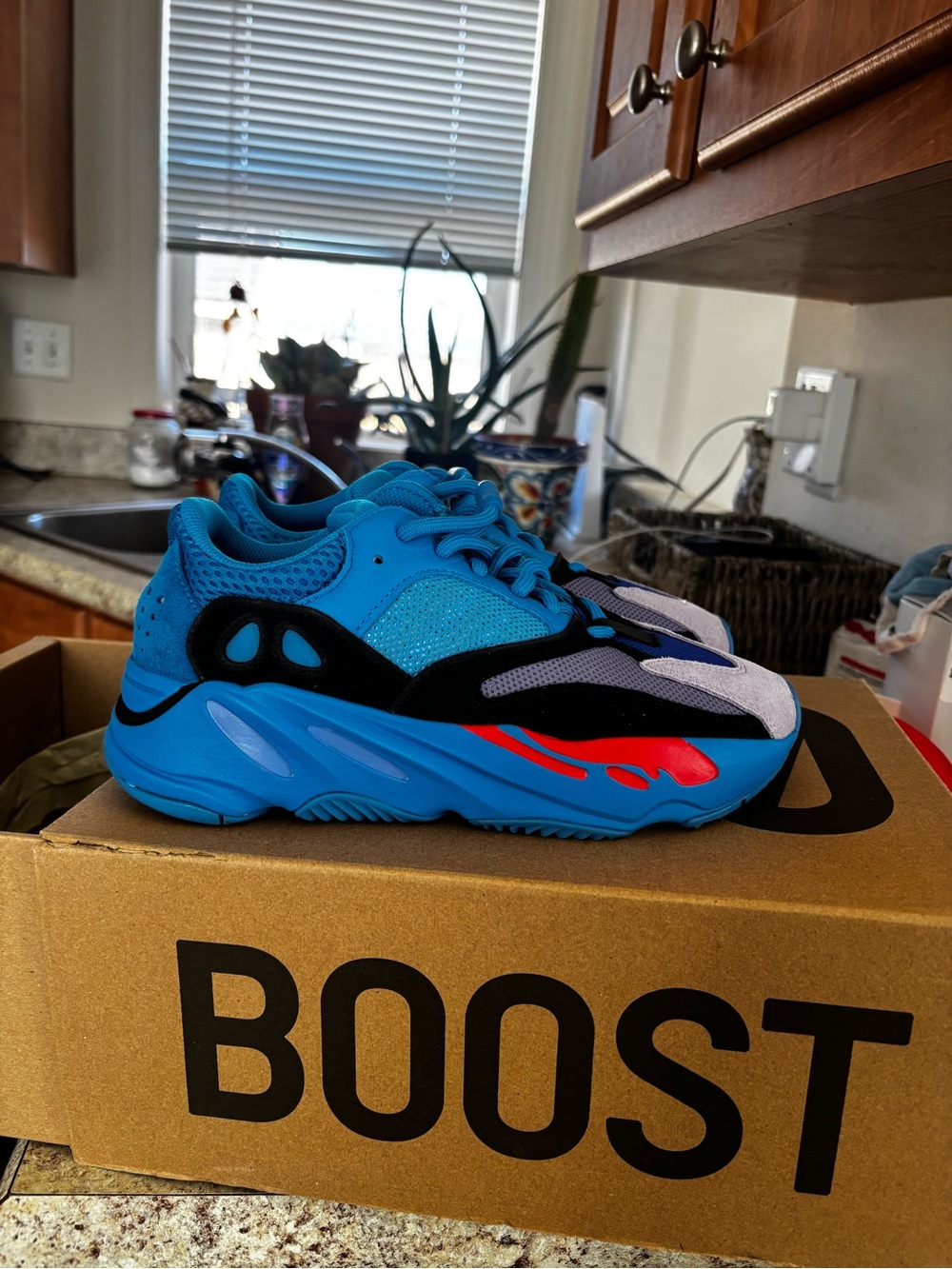Adidas Yeezy Boost 700 Hi-Res Blue HP6674 NEW NWT OG Box